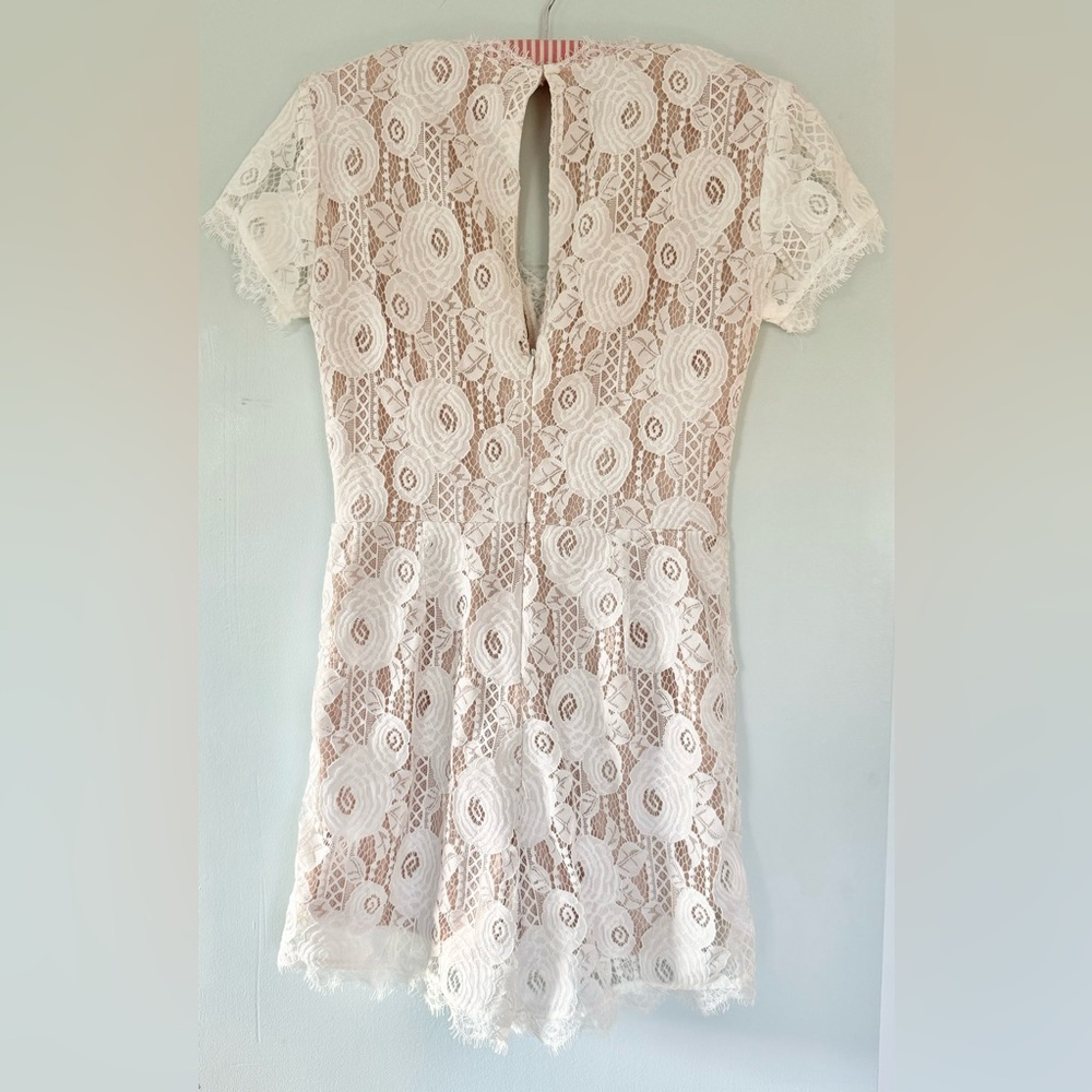 NWT Francesca's White Lace Sexy Body-con Festival Romper S - Picture 2 of 2